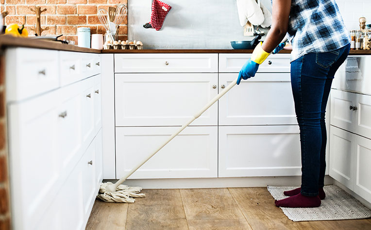 Spring Cleaning Tips For Your Hardwood, What To Use On Vinyl Flooring Clean